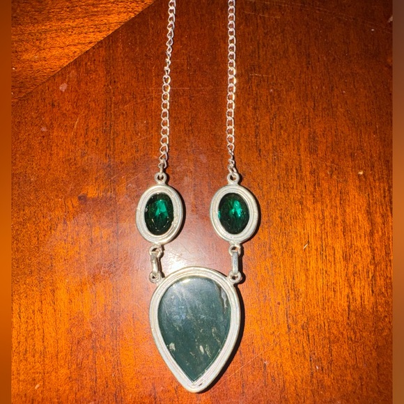 Bloodstone, Emerald teardrop, Lab created, Silver Plated Necklace of 12" - Picture 7 of 8